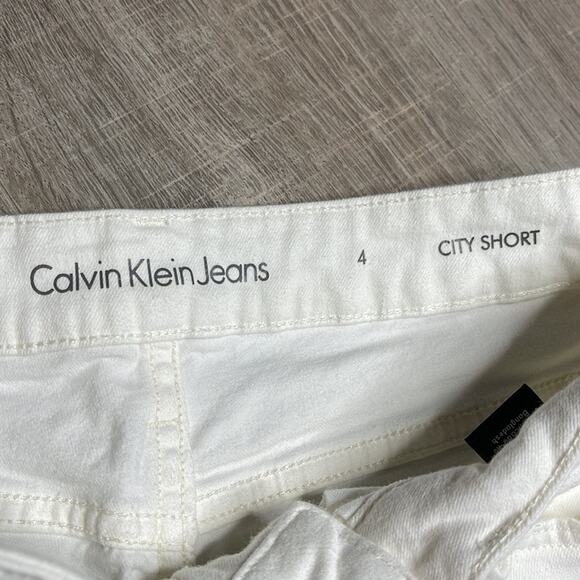 CALVIN KLEIN JEANS Women's City Short White Bermuda Length Shorts - Picture 2 of 7